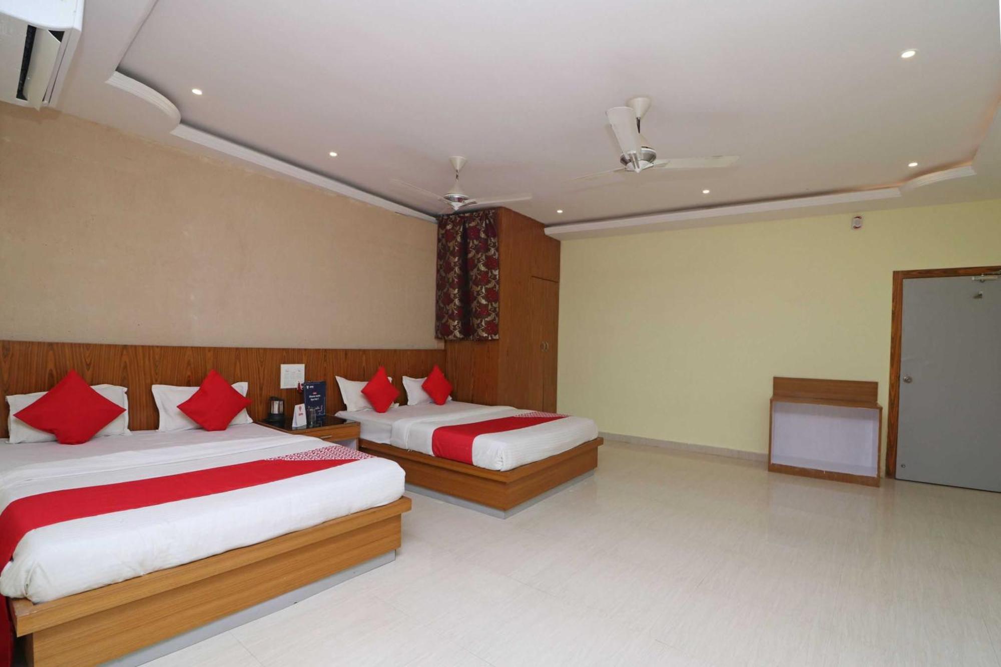 Hotel O G K Palace Bodh Gaya Exterior photo